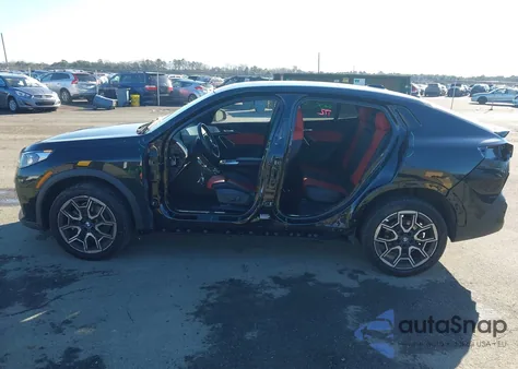 2025 BMW X2 xDrive28I z USA, uszkodzony, nr VIN WBX63GM08S5170278